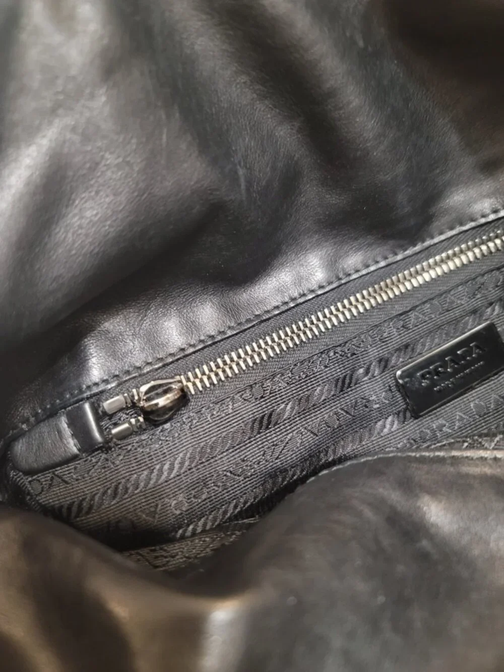 PRADA Milano Italy Black Tessuto-Vitelli Push-lock Easy Shoulder Bag Vintage - Picture 16 of 16